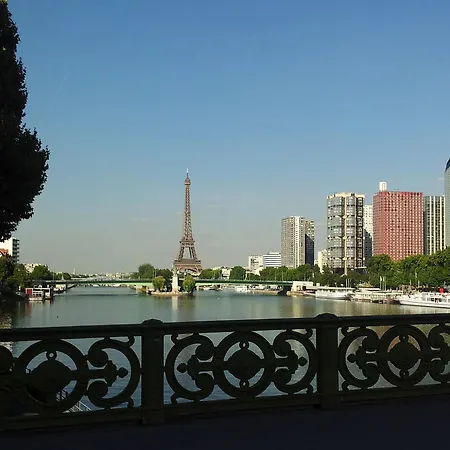 Studio Tour Eiffel Paris